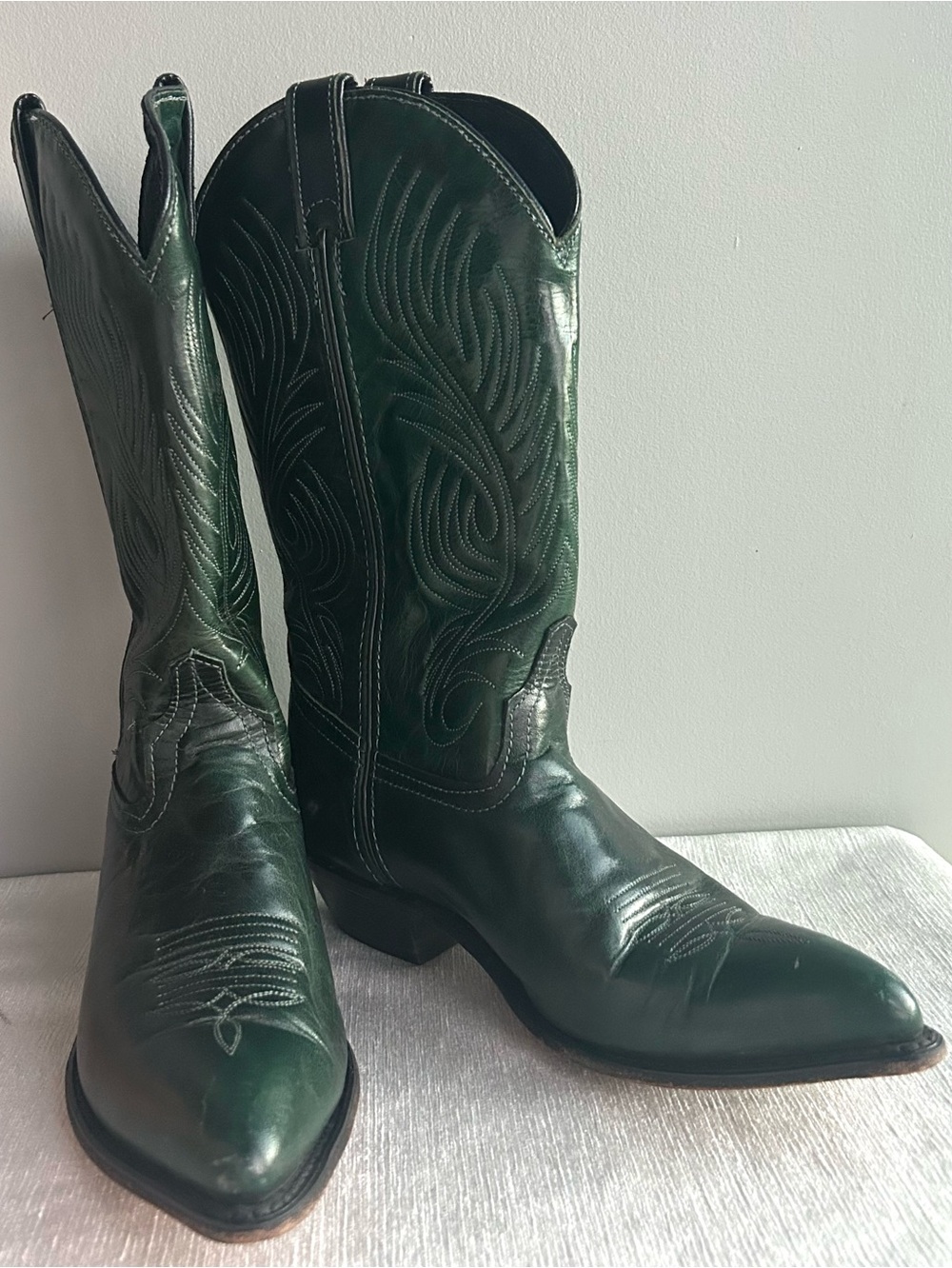 CODE WEST vintage 80’s/90’s emerald green leather cowboy boots EUC